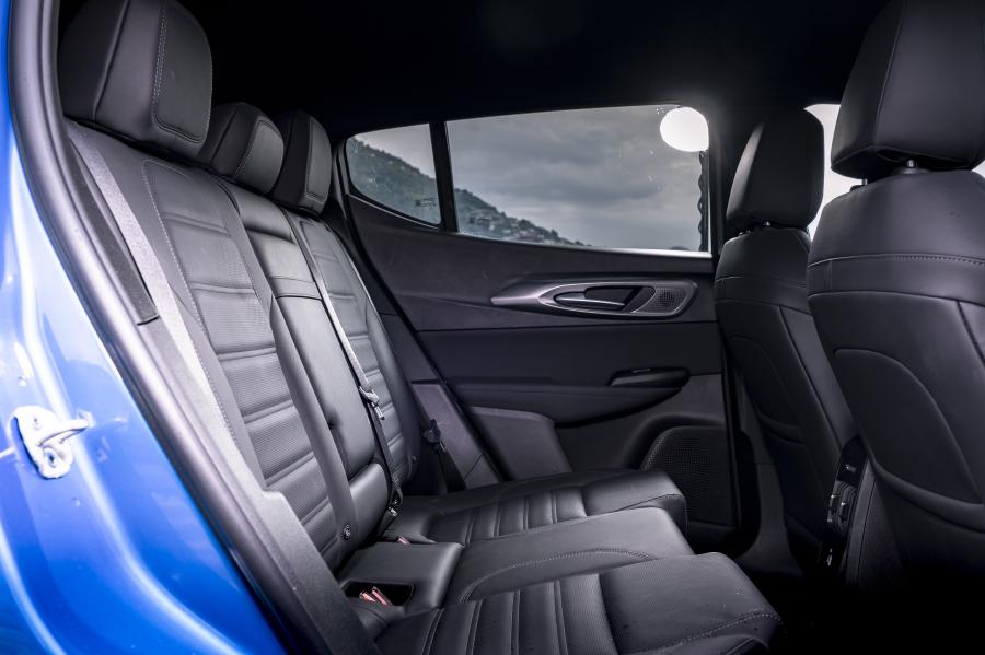 Детали интерьера Alfa Romeo Tonale Veloce (965) 2022 года  (WW) (фото 9 из 24)
